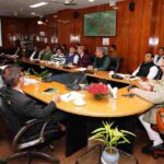 मुख्यमंत्री ने की राज्य में प्रस्तावित एवं निर्माणाधीन रेल परियोजनाओं की समीक्षा, एस्केप टनल को समानांतर सड़कों ( पैरेलल रोड्स) के रूप में किया जाए विकसित : मुख्यमंत्री