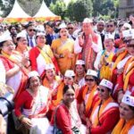 लोक गीतों की धुनों के बीच सीएम आवास में निखरे होली के रंग, होली मिलन कार्यक्रम में जुटे गढ़वाल-कुमाऊं से लेकर जौनसार तक के कलाकार