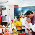 मुख्यमंत्री धामी ने देहरादून के रेसकोर्स स्थित अमरीक हॉल में अशोक वर्मा, पूर्व अध्यक्ष राज्य पिछड़ा वर्ग आयोग द्वारा आयोजित माता की चौकी कार्यक्रम में किया प्रतिभाग