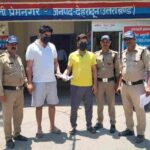 आपराधिक घटना को अंजाम देने की फिराक में घूम रहे 2 अभियुक्तो को दून पुलिस ने किया गिरफ्तार, अभियुक्तों के कब्जे से 315 बोर का देसी तमंचा व 3 जिंदा कारतूस हुए बरामद