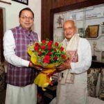 मुख्यमंत्री धामी ने पूर्व मुख्यमंत्री उत्तराखण्ड एवं महाराष्ट्र के पूर्व राज्यपाल भगत सिंह कोश्यारी के आवास पर पहुंचकर उन्हें भारत सरकार द्वारा देश के प्रतिष्ठित नागरिक सम्मान ‘‘पद्म भूषण’’ से सम्मानित किए जाने पर बधाई एवं शुभकामनाएं दीं।