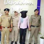 1 वर्ष पूर्व राजपुर में हुई हत्या की घटना का मास्टरमाइंड 50 हज़ार का ईनामी अभियुक्त आया दून पुलिस की गिरफ्त में, प्रोपर्टी विवाद के चलते अभियुक्त द्वारा सुपारी देकर कराई थी अपने सौतेले भाई की हत्या