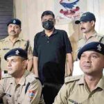 फर्जी आईपीएस ऑफिसर चढ़ा दून पुलिस के हत्थे, खुद को वरिष्ठ अधिकारी बताकर अभियुक्त द्वारा कई लोगो के साथ कि थी जालसाजी, गिरफ्तार अभियुक्त रिटायर्ड वरिष्ठ अधिकारी का है पुत्र