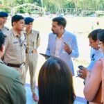 स्वतंत्रता दिवस समारोह को सकुशल रूप से सम्पन्न कराने के लिये मुस्तैद दून पुलिस, समारोह के दौरान सुरक्षा प्रबन्धों की समीक्षा हेतु एसएसपी देहरादून द्वारा सभी राजपत्रित अधिकारियों के साथ की गोष्ठी, डीएम, एसएसपी ने मुख्य कार्यक्रम स्थल परेड ग्राउण्ड का किया स्थलीय निरीक्षण