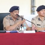 जनपद में प्रस्तावित वीवीआईपी कार्यक्रम के दृष्टिगत उच्चाधिकारियों द्वारा सुरक्षा में नियुक्त पुलिस बल को किया ब्रीफ